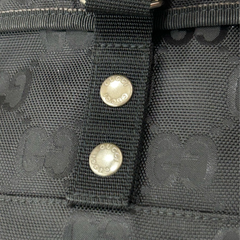 Gucci OFF the Grid 雙G Logo 斜背郵差包-21