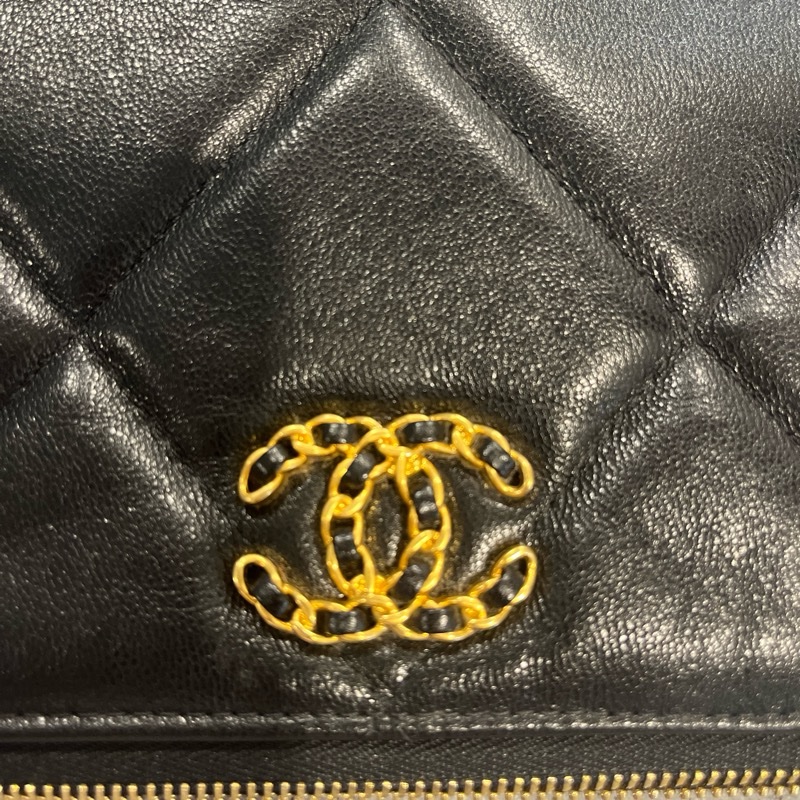 Chanel 19款手拿包-2