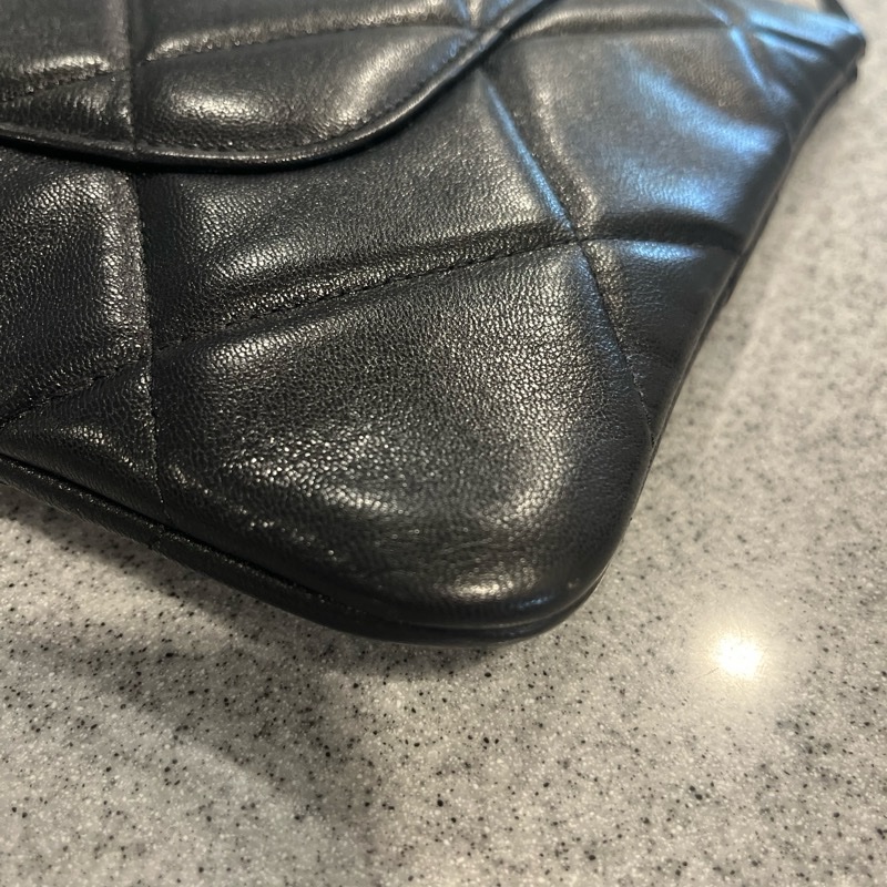 Chanel 19款手拿包-3