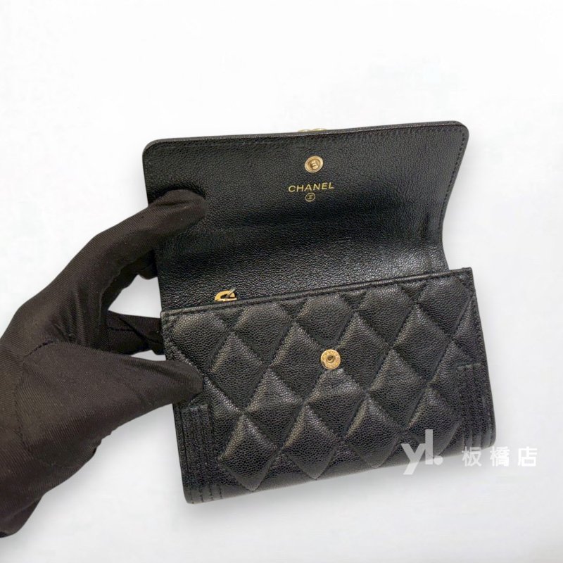 CHANEL黑金荔枝皮BOY下蓋中夾A84385-6