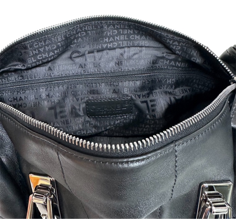 Chanel Vintage Lambskin shoulder Bag-6