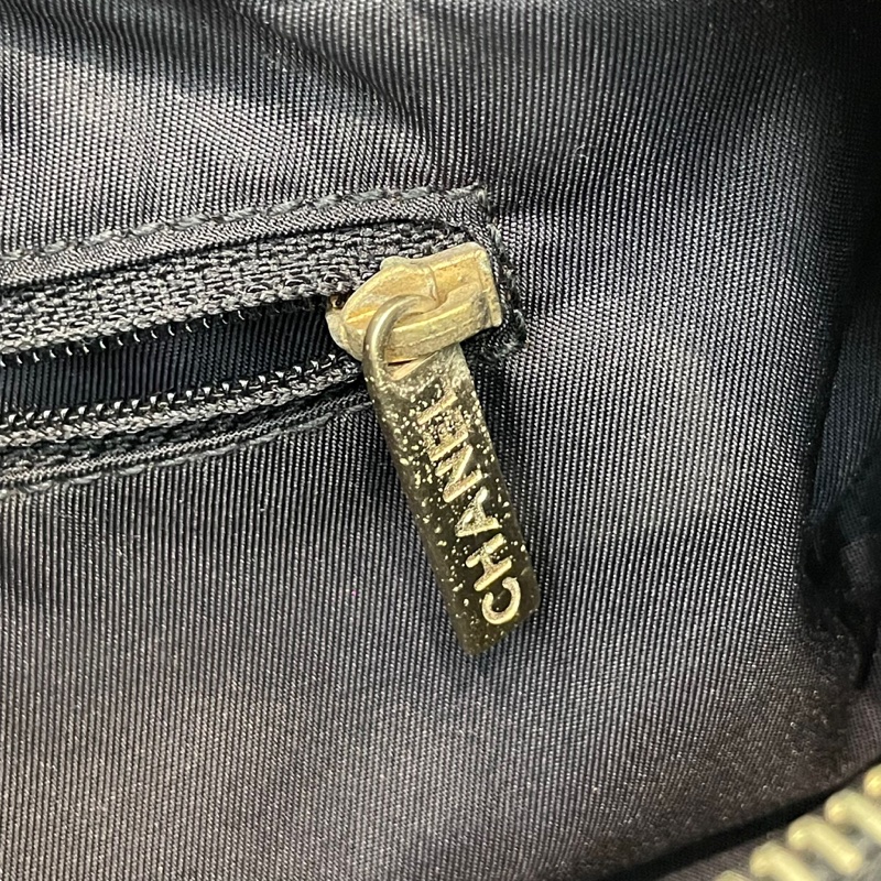 Chanel 黑色冰格 手拎袋 XB229-24