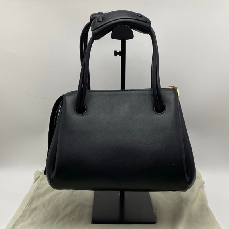 LOEWE 黑色金扣手提肩背包23.5*19*10 99新配件塵袋購證-1