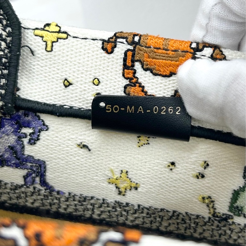 Dior 星座系列小號book tote,22年編碼 內購內標打孔如圖 尺寸約26*11.5-6