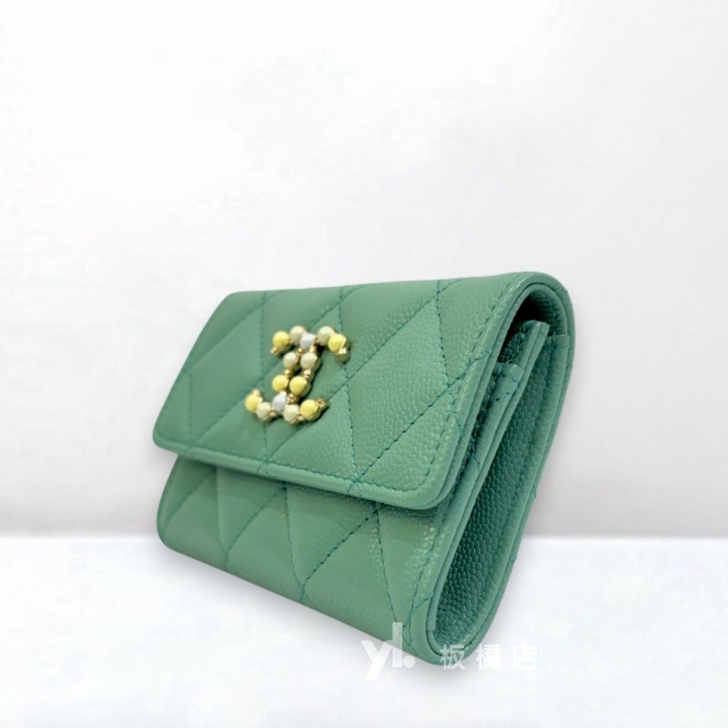 CHANEL Tiffany綠荔枝皮珍珠LOGO卡片零錢包AP2144-3