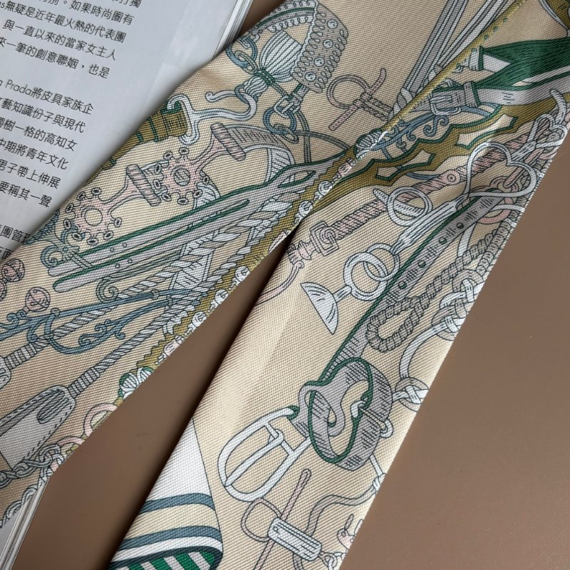 ::Hermes:: 愛馬仕 米褐色 x 綠色 繩索花紋Twilly絲巾-3