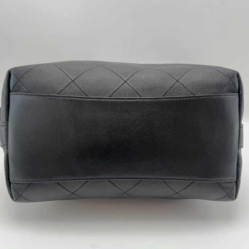 CHANEL 25p黑銀hobo水桶肩背包23.5*28*13 98新配件塵袋購證-2