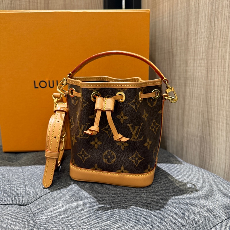 晶片款 LV M81266 Nano Noe 老花 原花金釦迷你水桶包 手提包 斜背包-0