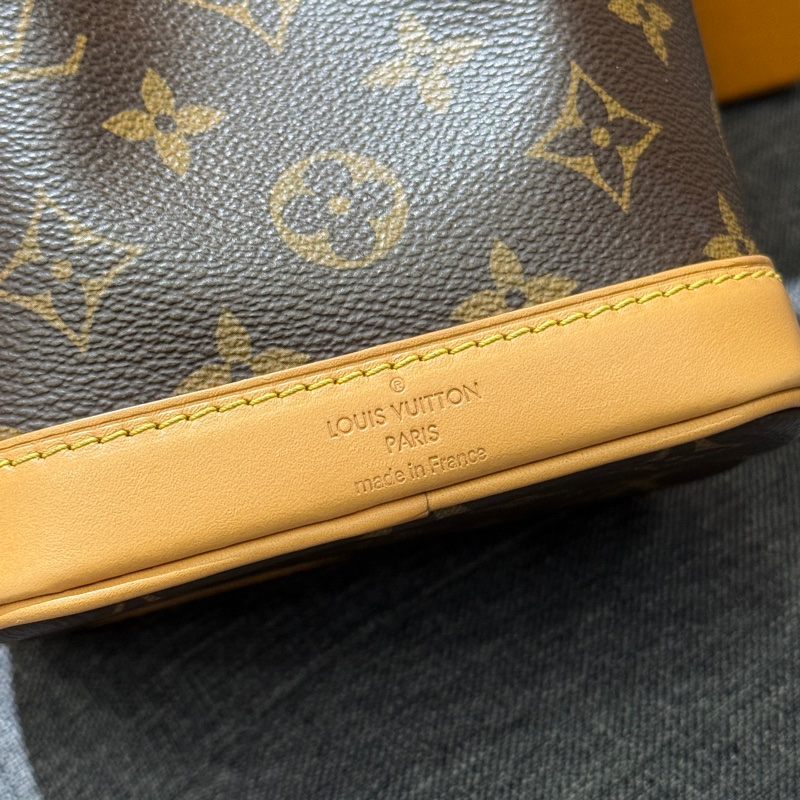 晶片款 LV M81266 Nano Noe 老花 原花金釦迷你水桶包 手提包 斜背包-9