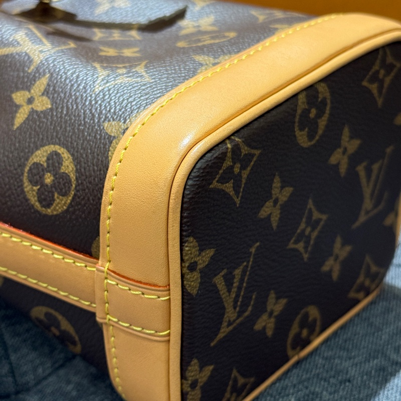 晶片款 LV M81266 Nano Noe 老花 原花金釦迷你水桶包 手提包 斜背包-12