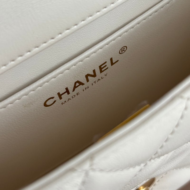 新款2025秋冬前導系列 ::CHANEL:: AS4385 白色皮革 珍珠鍊飾 迷你口蓋包 鍊包 斜背包 Mini Coco 17方胖-15