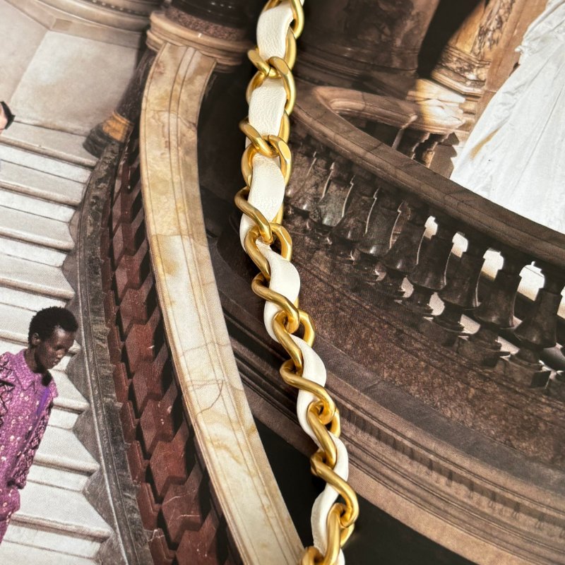 新款2025秋冬前導系列 ::CHANEL:: AS4385 白色皮革 珍珠鍊飾 迷你口蓋包 鍊包 斜背包 Mini Coco 17方胖-22