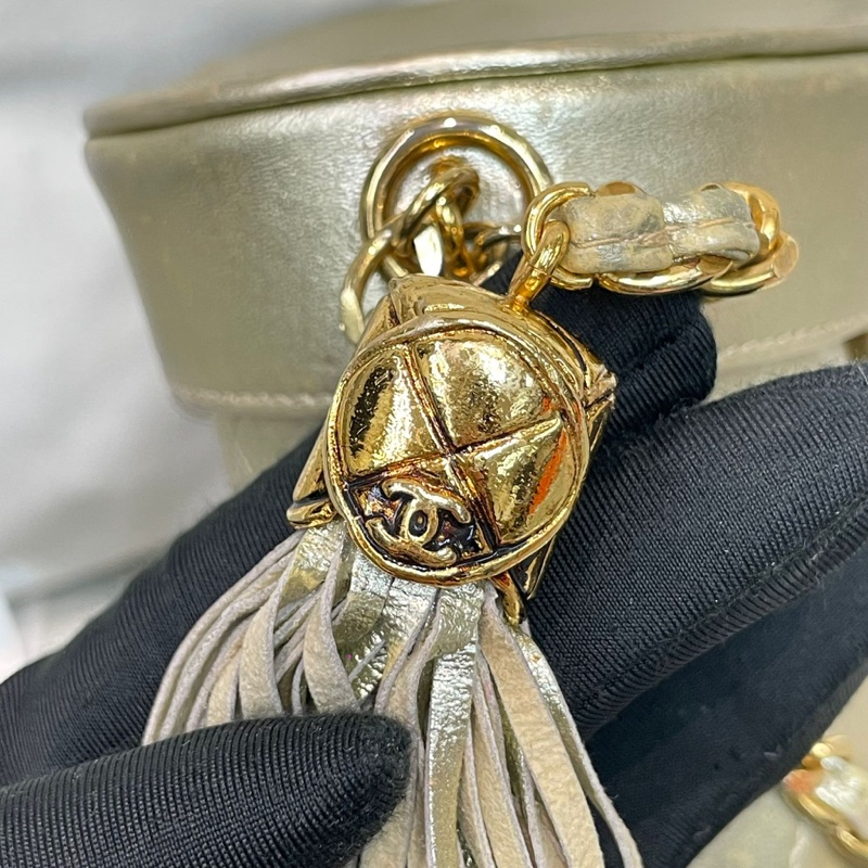 chanel 中古淡金色盒仔 皮穿鏈   XB541-36