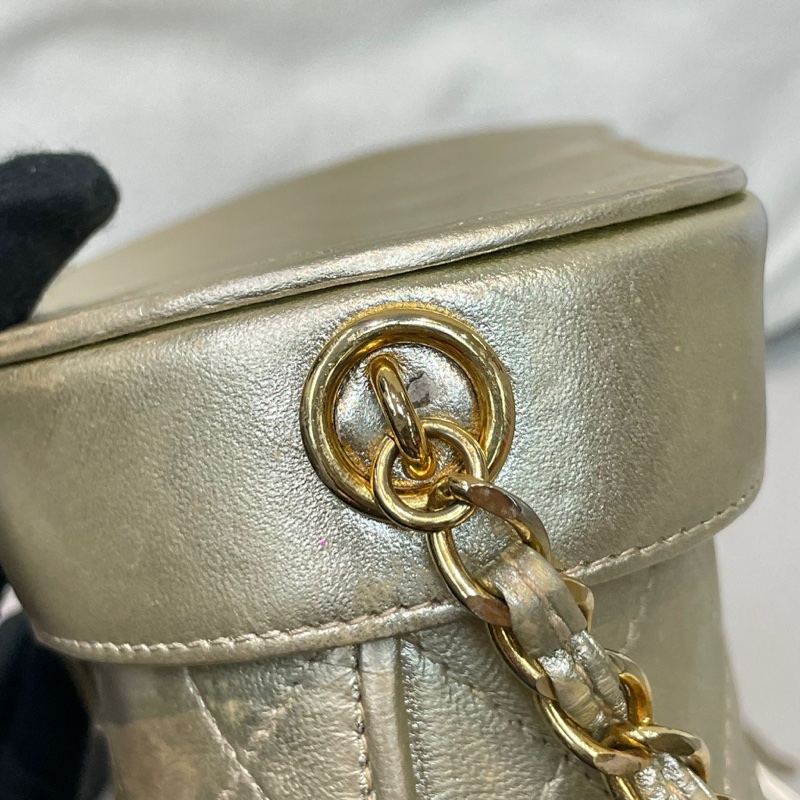 chanel 中古淡金色盒仔 皮穿鏈   XB541-40