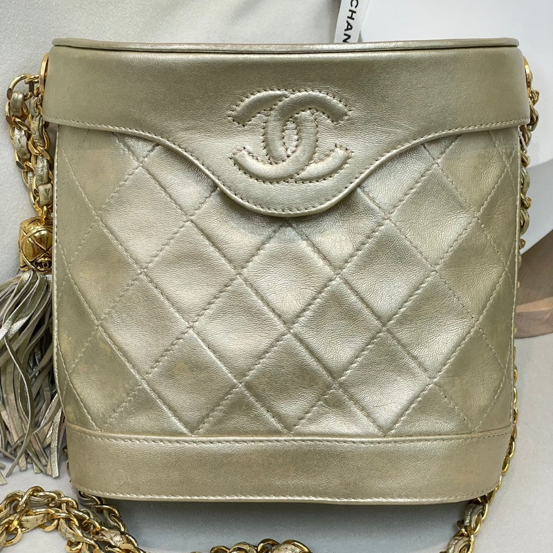 chanel 中古淡金色盒仔 皮穿鏈   XB541-43