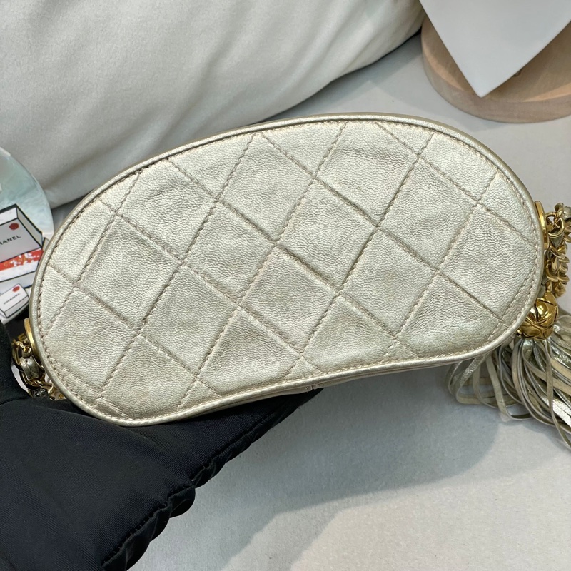 chanel 中古淡金色盒仔 皮穿鏈   XB541-48