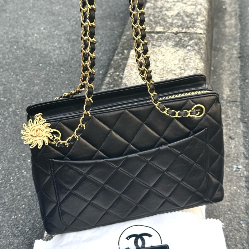 Chanel 黑金太陽花鏈條包-2