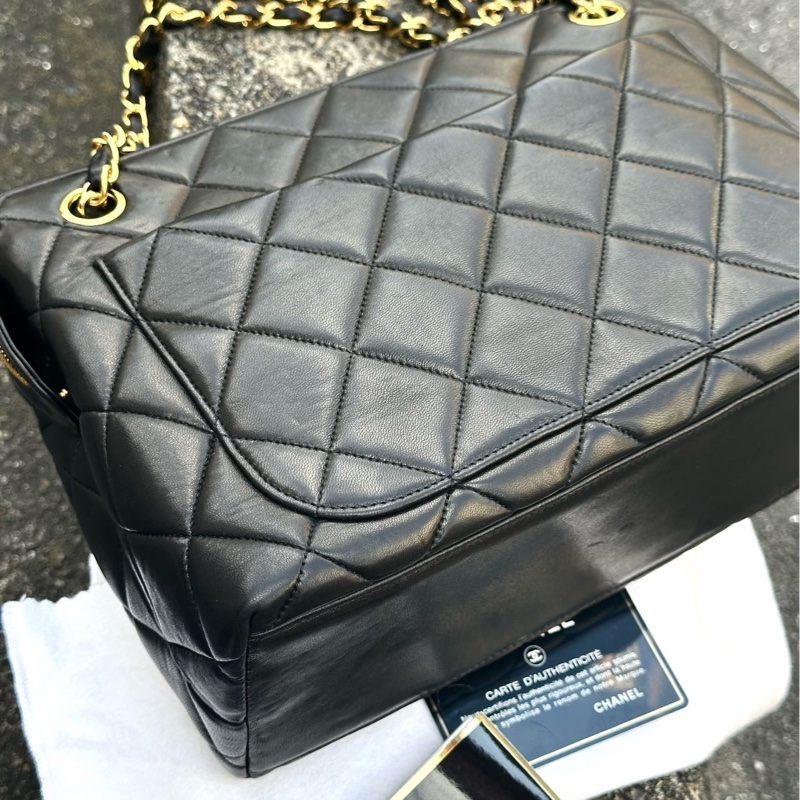 Chanel 黑金太陽花鏈條包-5