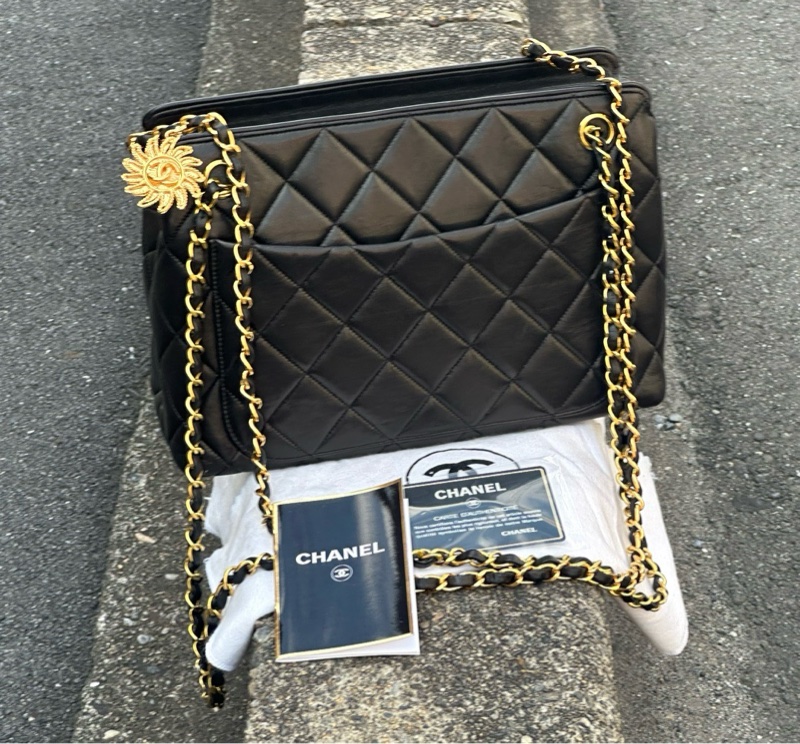 Chanel 黑金太陽花鏈條包-6