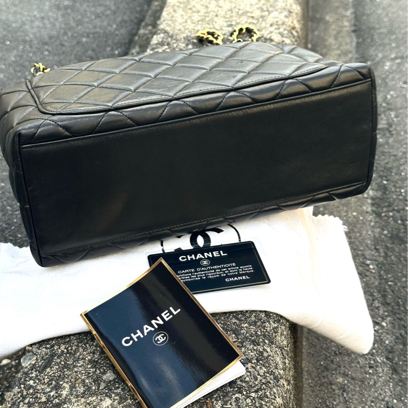 Chanel 黑金太陽花鏈條包-7