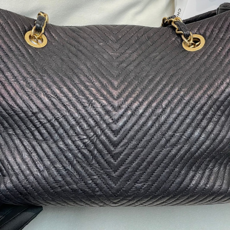 Chanel 黑色V紋單肩包 XB661-5