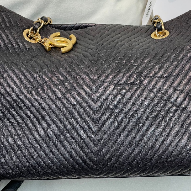 Chanel 黑色V紋單肩包 XB661-13