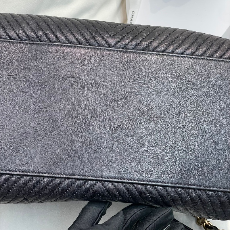 Chanel 黑色V紋單肩包 XB661-19