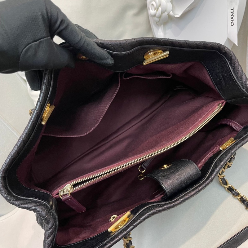 Chanel 黑色V紋單肩包 XB661-23