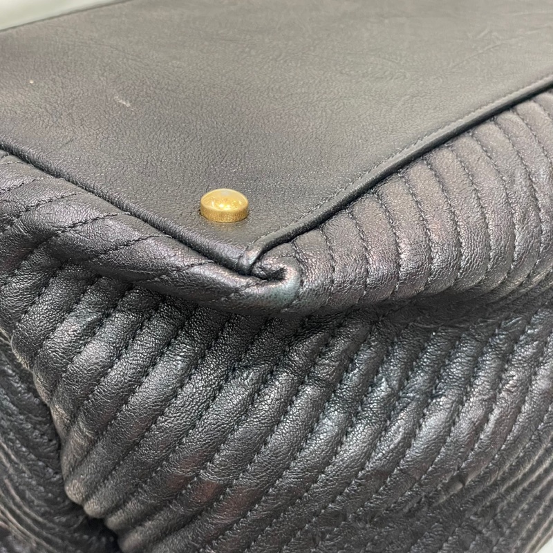 Chanel 黑色V紋單肩包 XB661-50