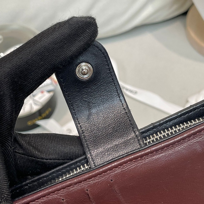 Chanel 黑色羊皮中銀包 XB258-9