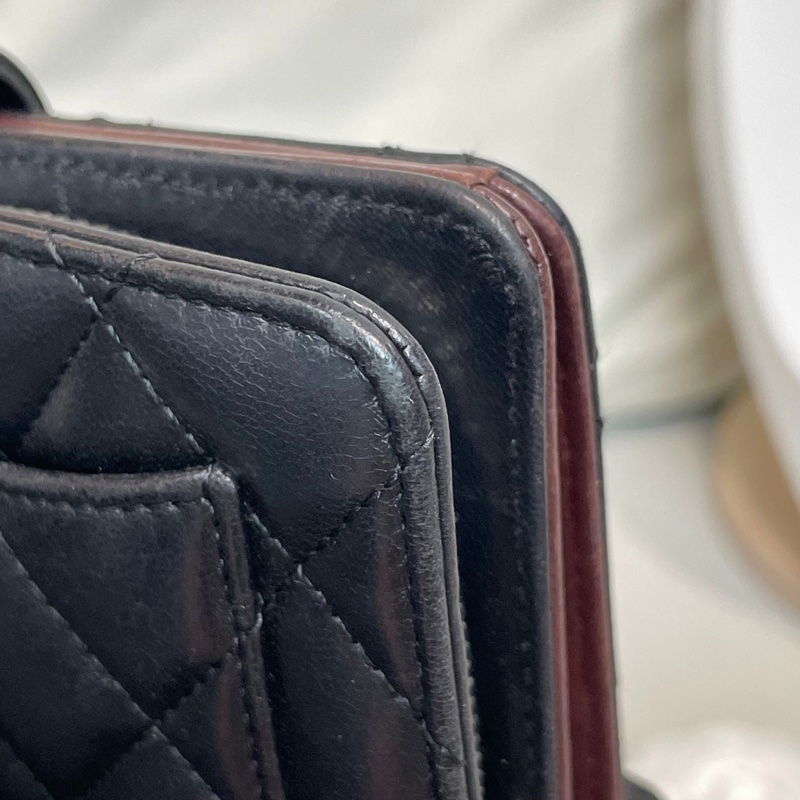 Chanel 黑色羊皮中銀包 XB258-16