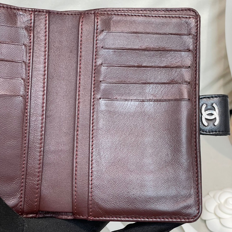 Chanel 黑色羊皮中銀包 XB258-43