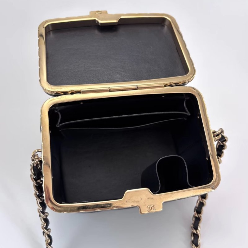 Chanel 22s黑金羊皮晚宴化妆肩背斜背包11*9*7.5 98新配件盒子購證保卡鏡子-3