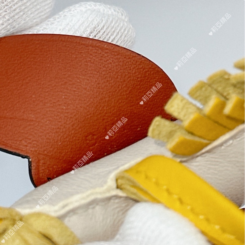 莉亞精品♡ Hermes奶昔白 小飛馬掛飾 PM #B刻 二手美品-9