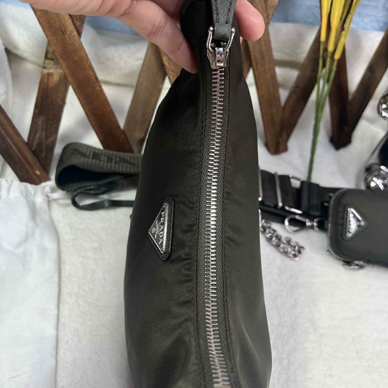 PRADA普拉達經典三合一尼龍包 墨綠色 （中性款）-16