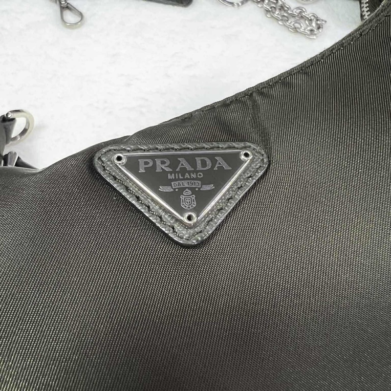 PRADA普拉達經典三合一尼龍包 墨綠色 （中性款）-31