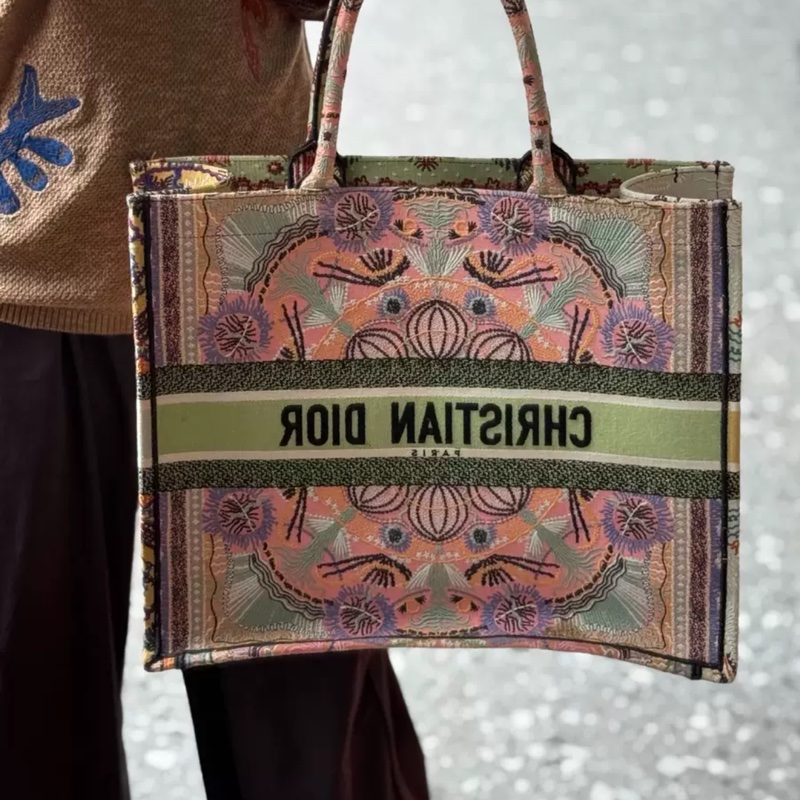 Dior 限量彩燈大號tote-3