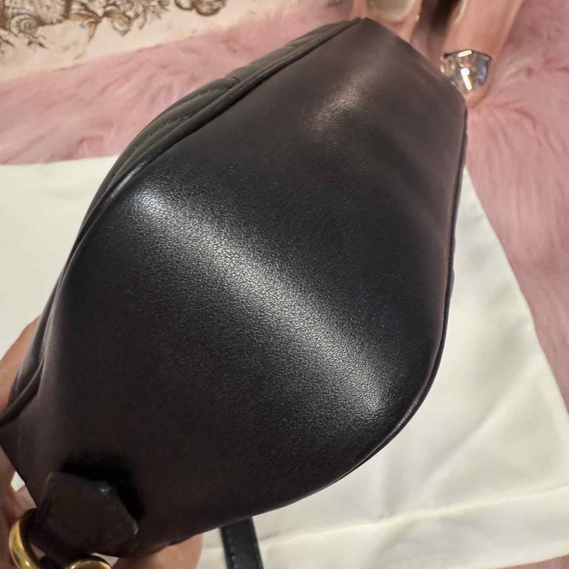 Gucci 經典絎縫斜背GG Marmont 24cm相機包(中性款)-12