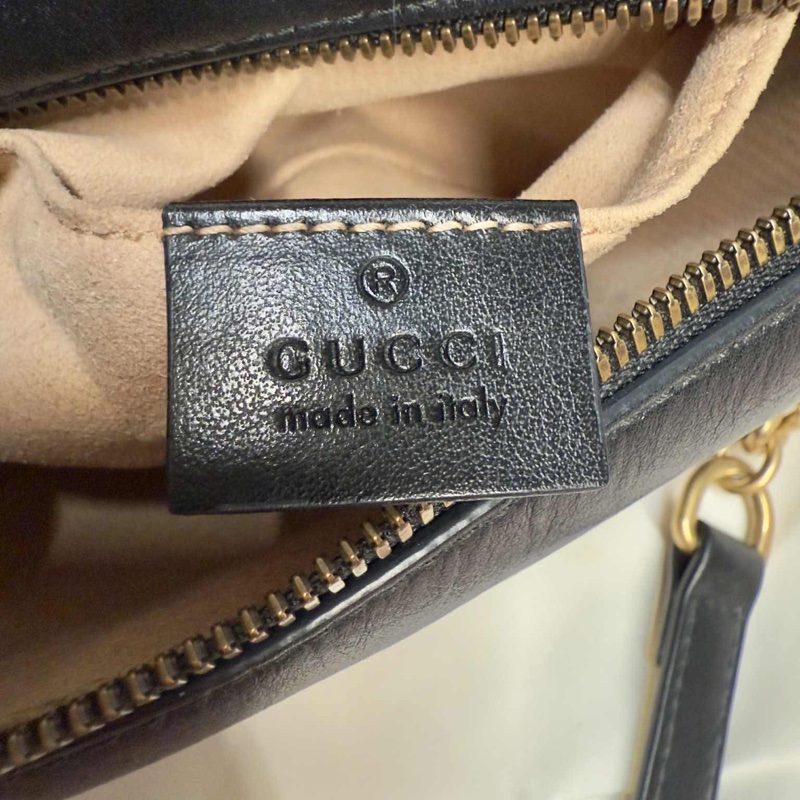 Gucci 經典絎縫斜背GG Marmont 24cm相機包(中性款)-24