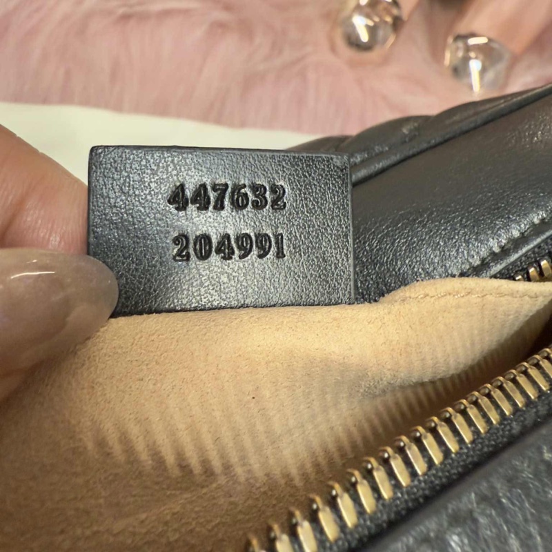 Gucci 經典絎縫斜背GG Marmont 24cm相機包(中性款)-25