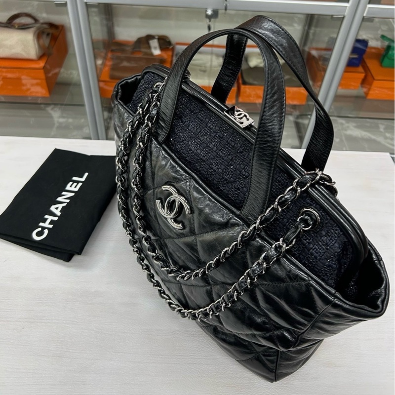 Chanel 黑銀油蠟牛皮手提單肩托特 鐳射12開無卡 尺寸約33*30,附件塵袋。-2