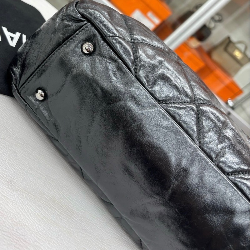 Chanel 黑銀油蠟牛皮手提單肩托特 鐳射12開無卡 尺寸約33*30,附件塵袋。-5