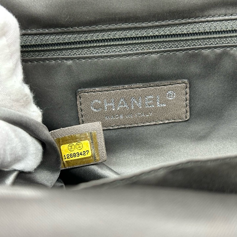 Chanel 黑銀油蠟牛皮手提單肩托特 鐳射12開無卡 尺寸約33*30,附件塵袋。-6