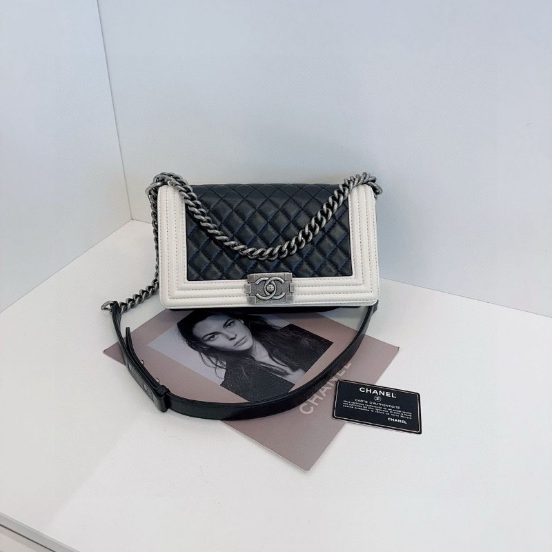 Chanel 香奈兒 Leboy 限量黑白熊貓拼色 羊皮 中號 18開-0