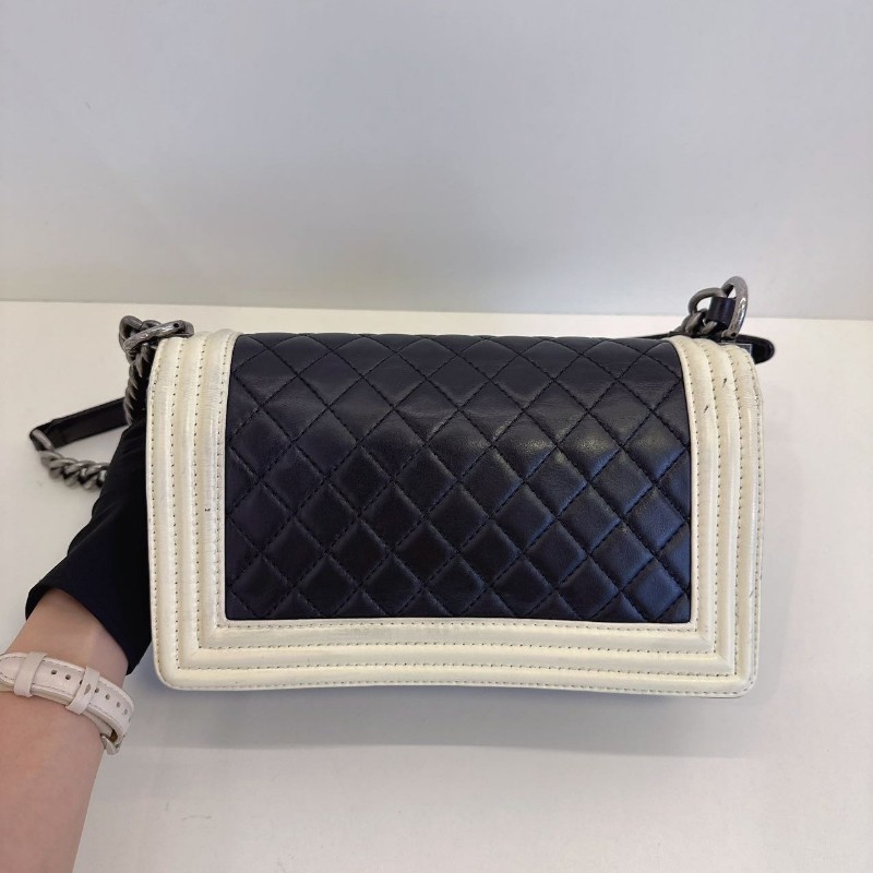 Chanel 香奈兒 Leboy 限量黑白熊貓拼色 羊皮 中號 18開-1