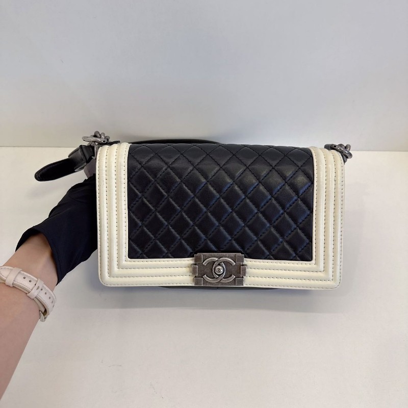 Chanel 香奈兒 Leboy 限量黑白熊貓拼色 羊皮 中號 18開-8