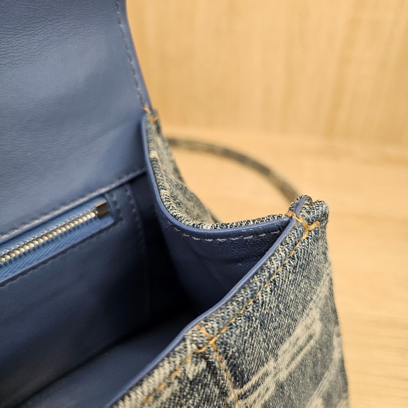 [潮流好物🥰] Balenciaga 丹寧銀釦手提斜背沙漏包-19