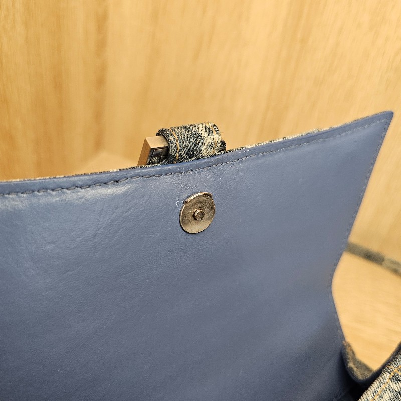 [潮流好物🥰] Balenciaga 丹寧銀釦手提斜背沙漏包-30