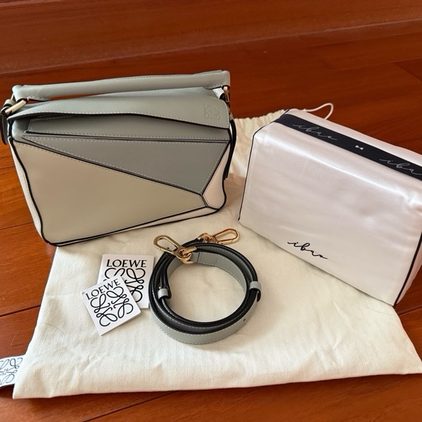 LOEWE Puzzle Ash Grey灰綠色-0