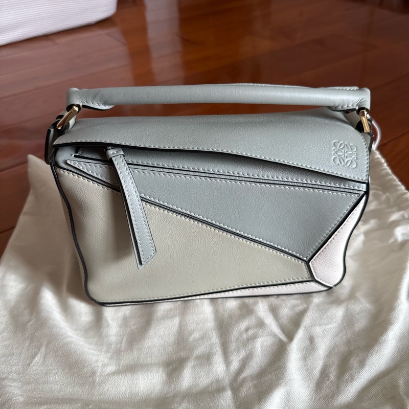 LOEWE Puzzle Ash Grey灰綠色-5
